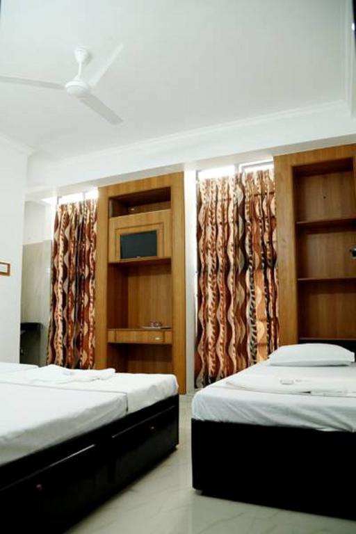 Mary Meridien Lodge Coimbatore Room photo